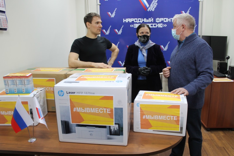 В Мордовии участники акции #МыВместе передали подарки медикам Ковылкинского ковидного госпиталя