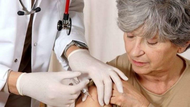 Жителей Подмосковья старше 65 лет будут приглашать на вакцинацию от Covid-19 по телефону