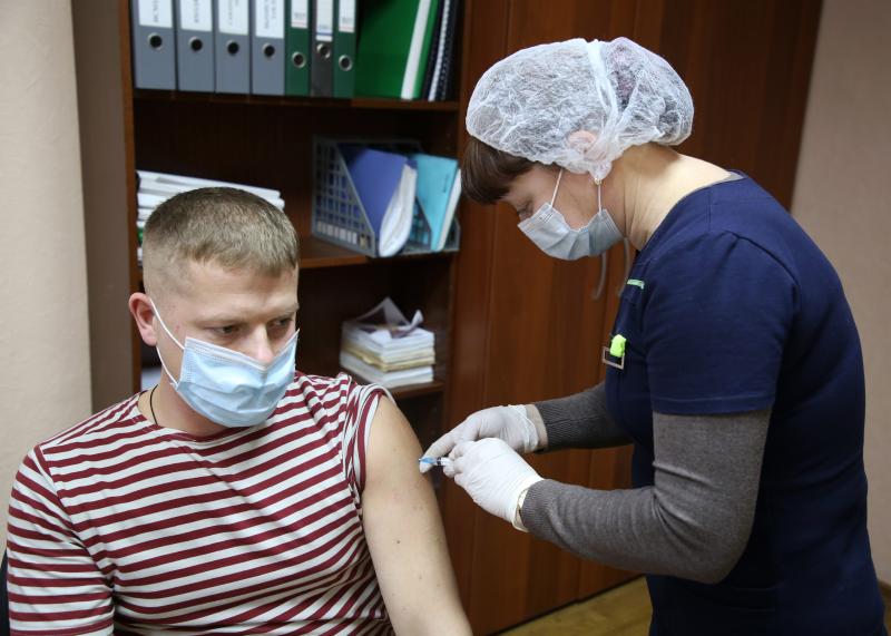 В Мордовии росгвардейцы ревакцинируются против новой коронавирусной инфекции
