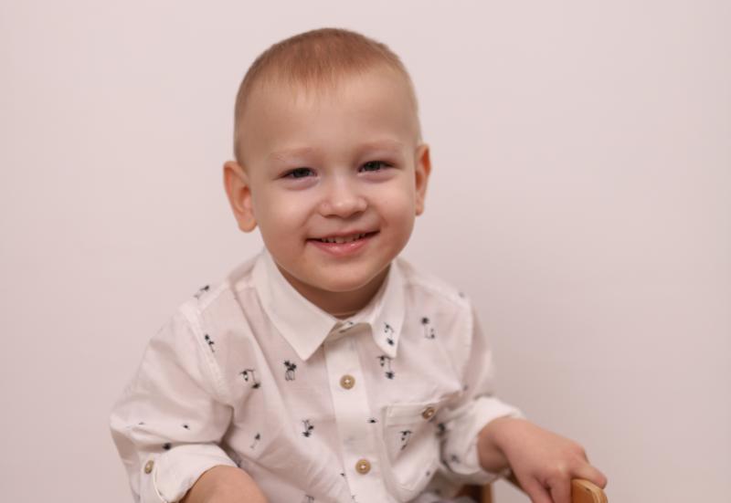 Трехлетнему Елисею Перову с диагнозом ДЦП требуется дорогостоящее лечение